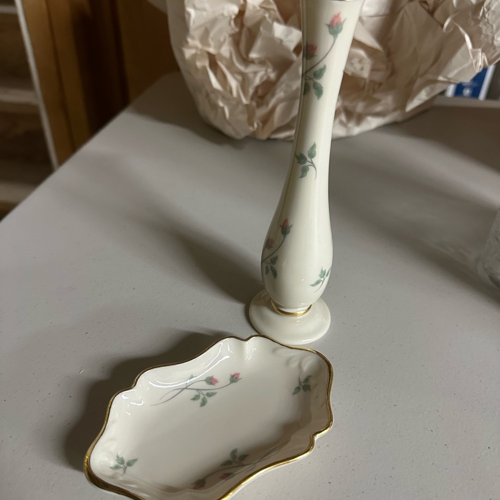 Elegant Floral Vase and Dish Set